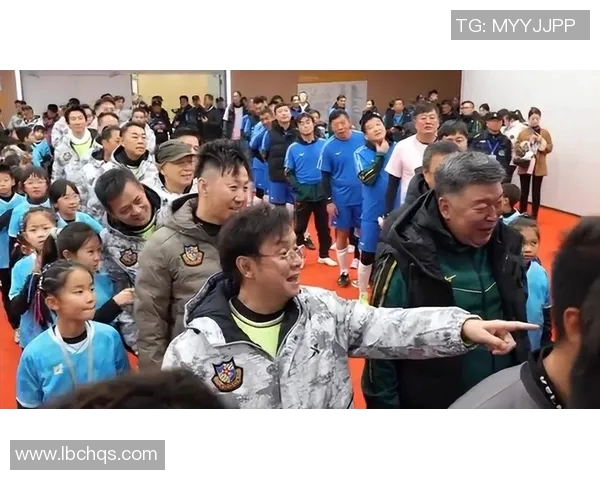 足球明星与中国人神似的惊人相似之处引发热议与讨论 足球明星与中国人神似的惊人相似之处引发热议与讨论