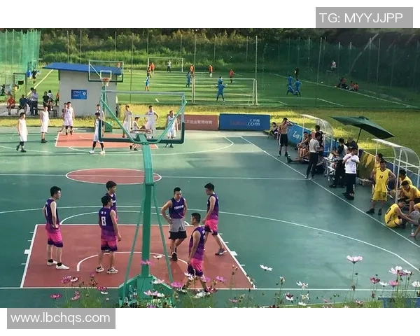 重庆篮球队展现出色团队协作精神助力联赛表现全面提升 重庆篮球队展现出色团队协作精神助力联赛表现全面提升